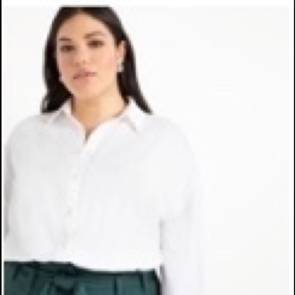 NWT White Relaxed Buttondown Size 14